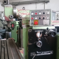 Инструментально-фрезерный станок TOS FN 40
